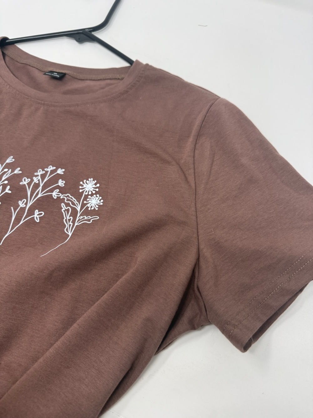 Women's Brown Floral Graphic Tee-short sleeve XL Brand New - Picture 5 of 7